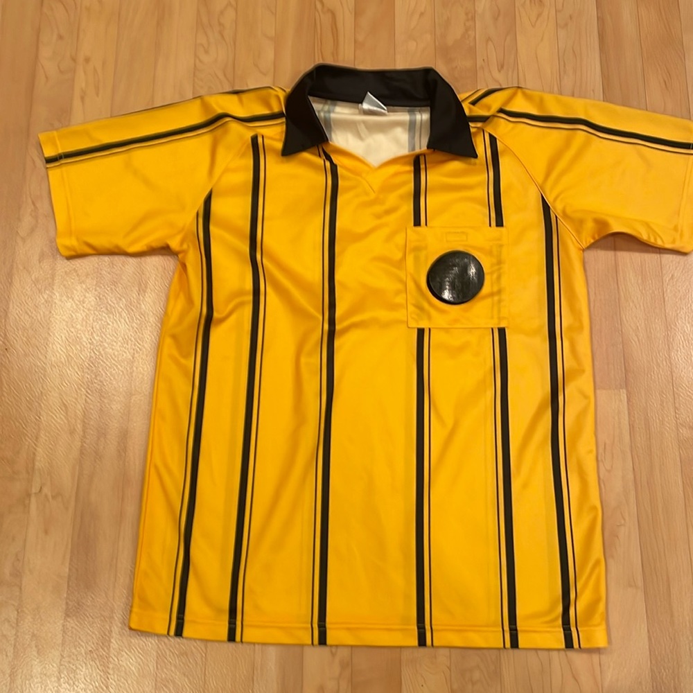 EUC Men’s M soccer Referee shirt